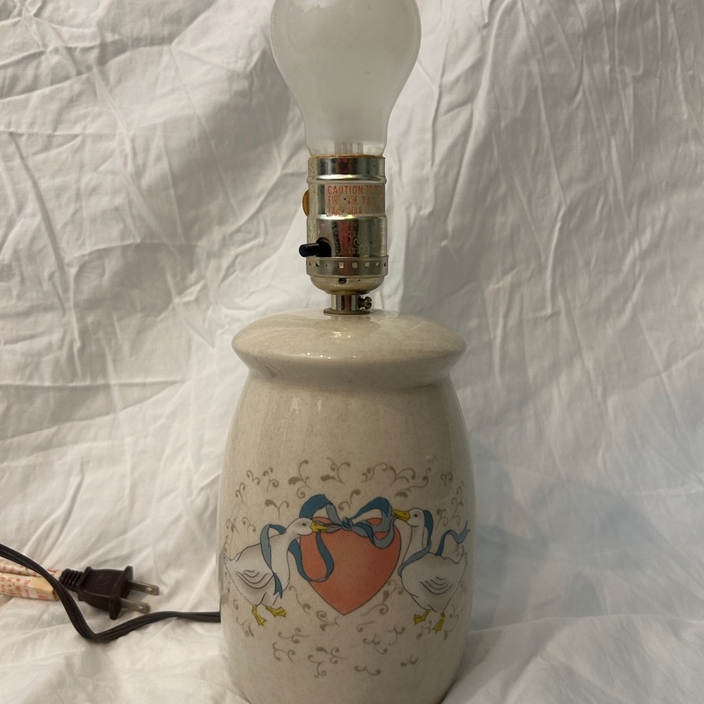 1986 International China Marmalade Country Geese Electric Buffet Lamp